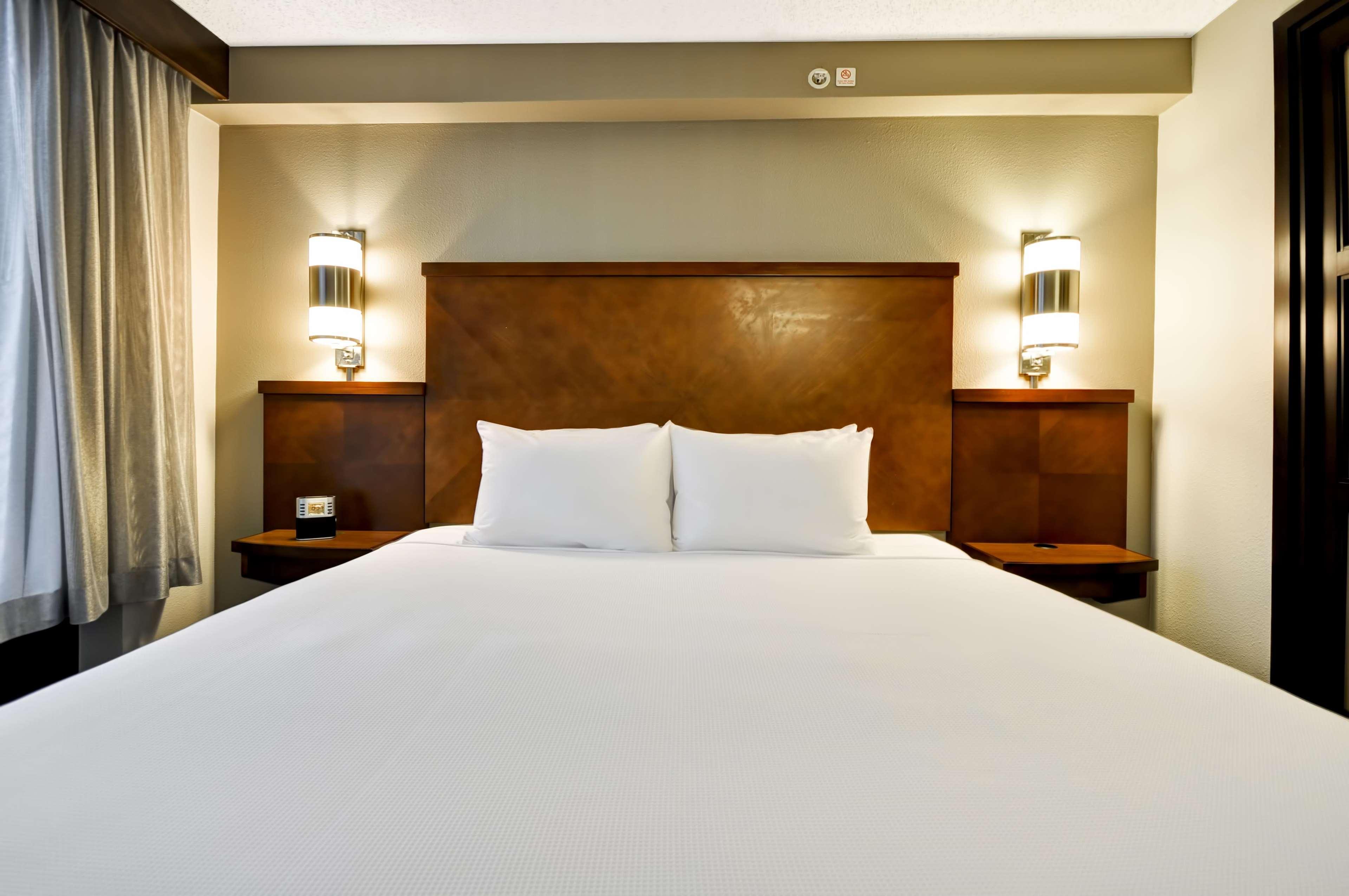 Hyatt Place Uptown Hotel